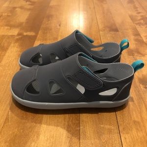 NWOT Ten Little Boys’ grey sandals